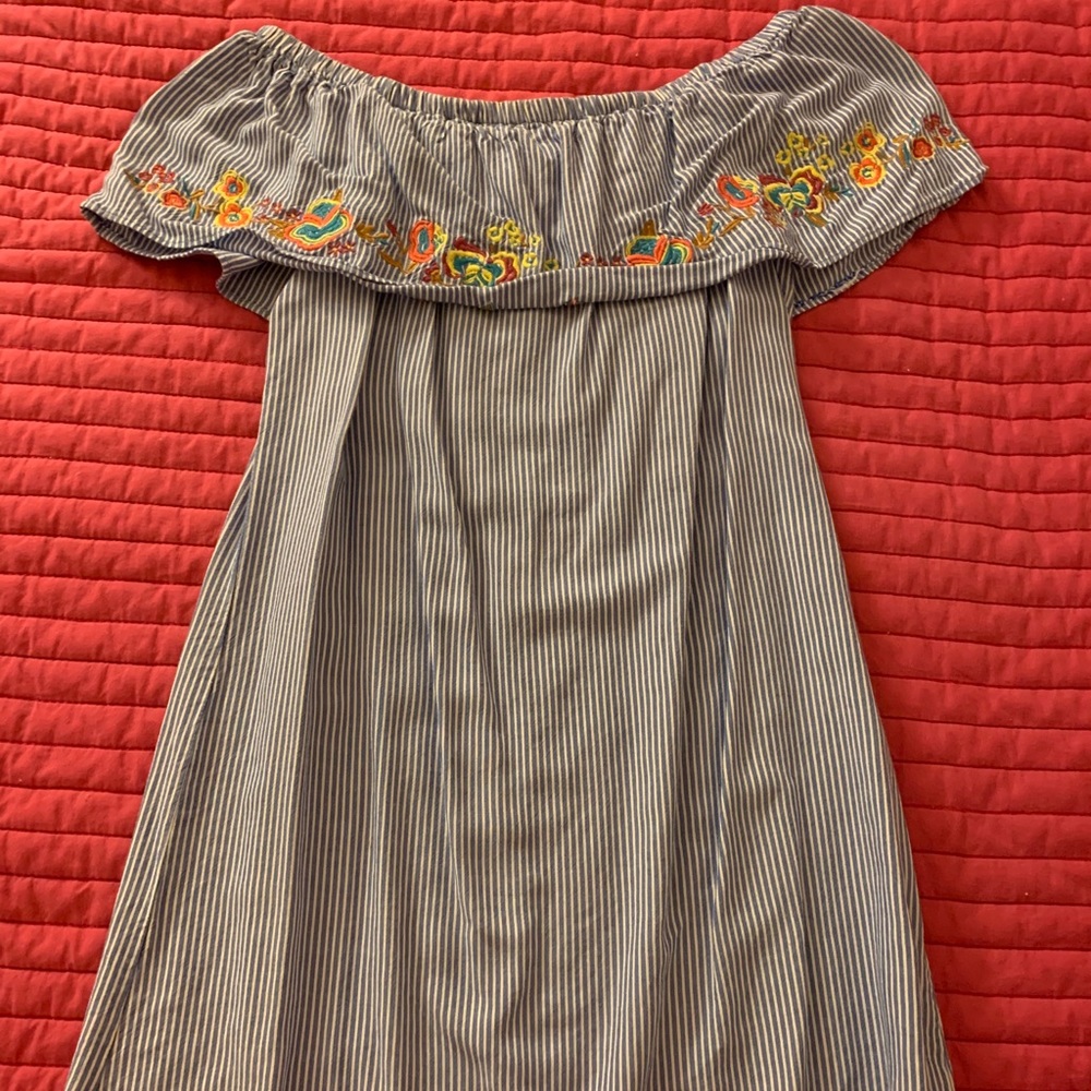 Off shoulder dress!